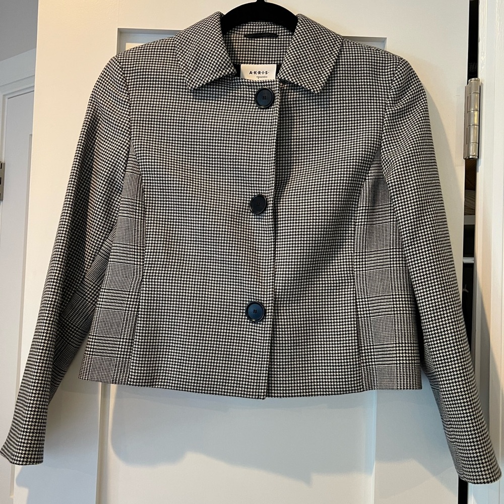 Black & White Houndstooth / Plaid Akris Punto Boxy Buttoned Jacket [Size 2]